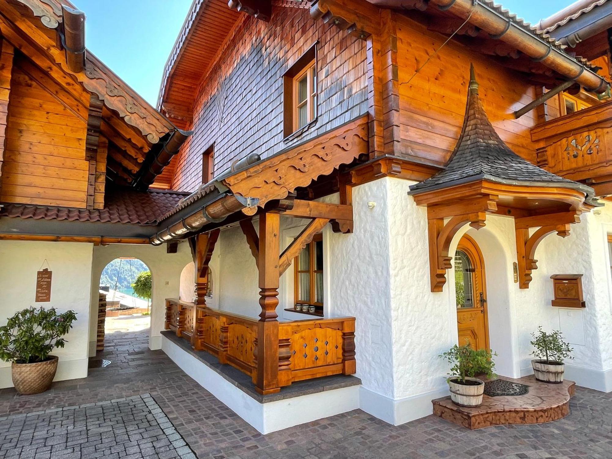 Ferienwohnung Schossleitner - Der Wohlfuehl-Ansitz Am Wolfgangsee Mit Weitblick Sankt Gilgen Luaran gambar