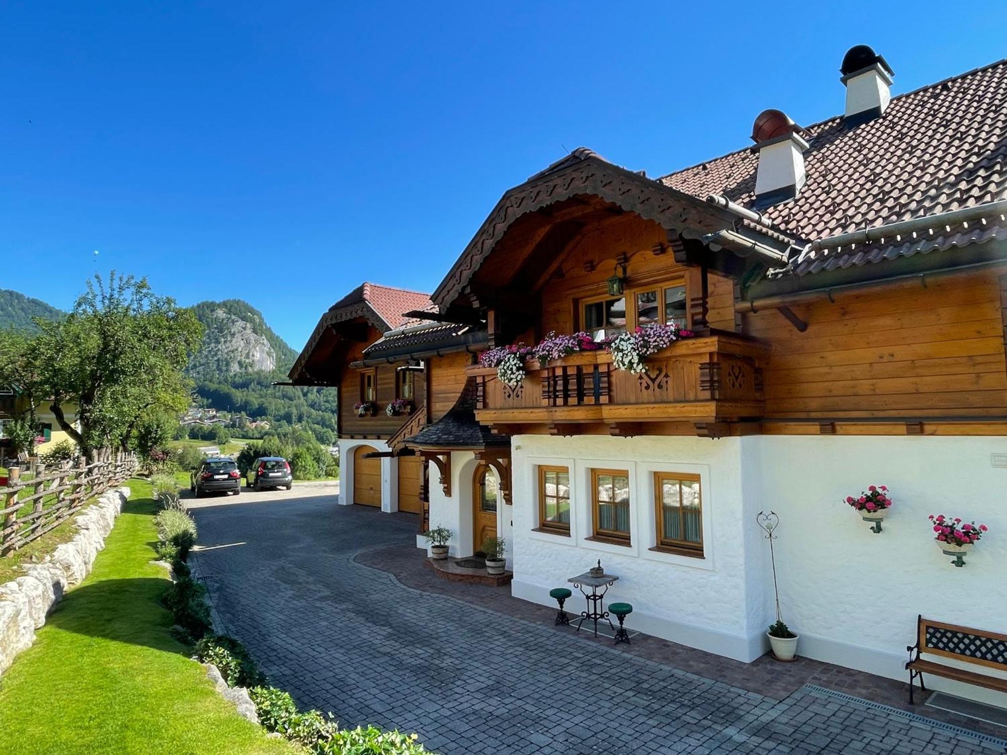 Ferienwohnung Schossleitner - Der Wohlfuehl-Ansitz Am Wolfgangsee Mit Weitblick Sankt Gilgen Luaran gambar