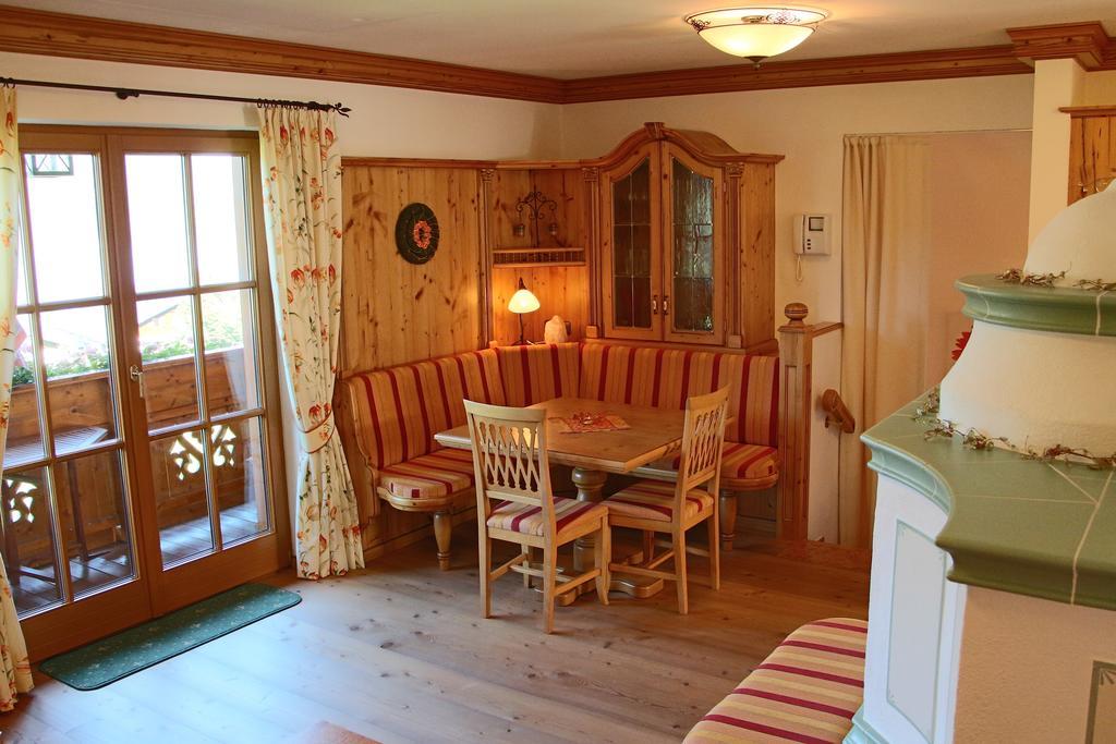 Ferienwohnung Schossleitner - Der Wohlfuehl-Ansitz Am Wolfgangsee Mit Weitblick Sankt Gilgen Bilik gambar
